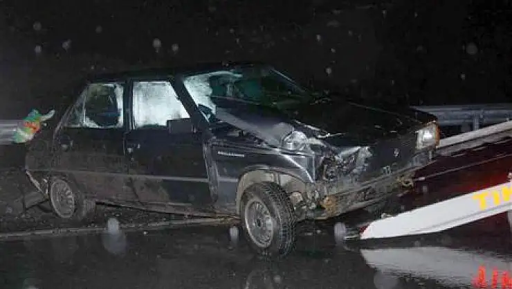 Yağış Kaza Getirdi: 2 Yaralı