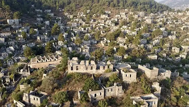 'Hayalet köy' turistlerin ziyaretleriyle canlanıyor