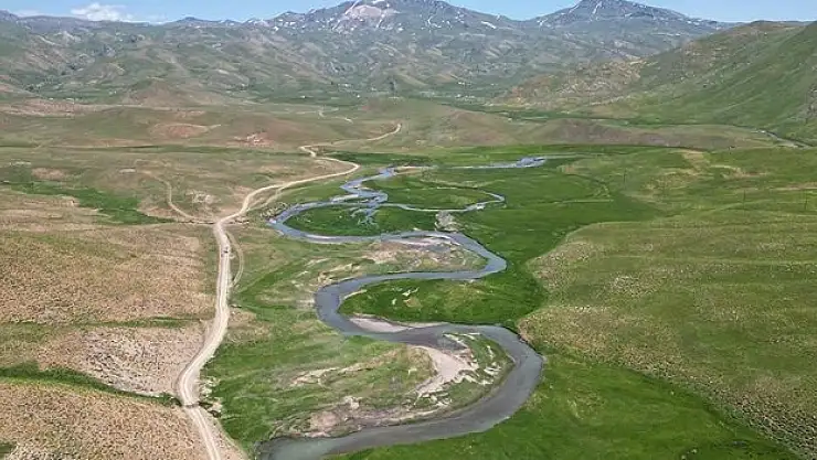 Su kaynağı menderesler dronla görüntülendi