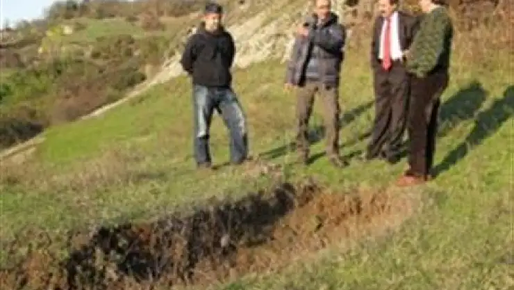 Tekin: Hayal peşinde koşmayın