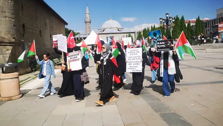 Sağlıkçıların protesto yürüyüşleri