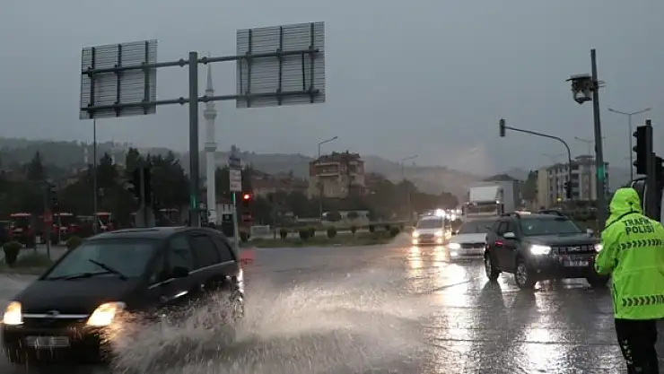 Samsun'un doğusu için kuvvetli yağış uyarısı