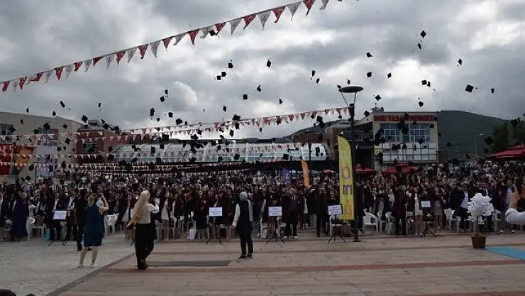 Mühendislik Fakültesi'nde mezuniyet heyecanı