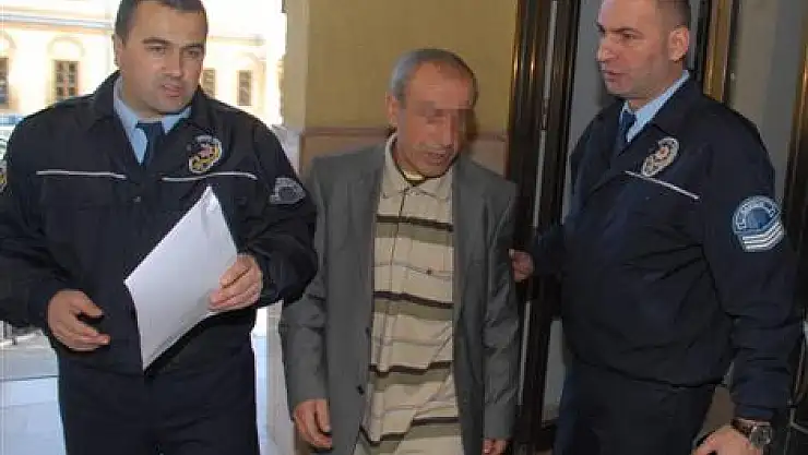 Aynı evi paylaştığı kadına tecavüz etti