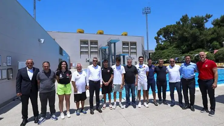 Bakan Bak'tan Olimpiyatlarına hazırlanan sporculara destek ziyareti