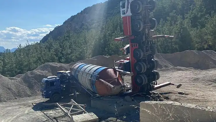 vinç devrildi: 1 ölü