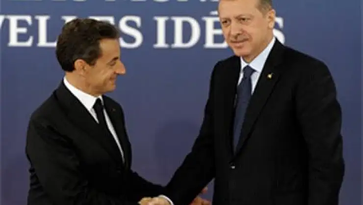 Sarkozy'i mektupla uyardı