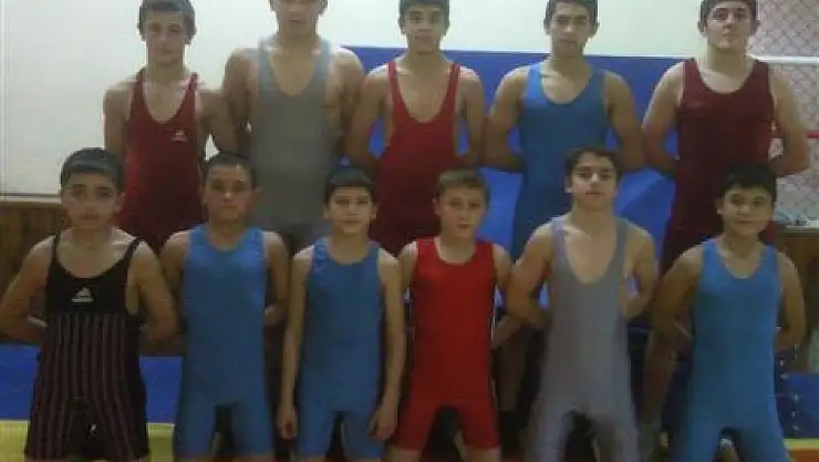 Dağıstanlı Spor Salonu Güreşte Buluşuyor