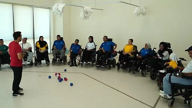 Kas hastası sporcular boccia ile 'adapte' oluyor