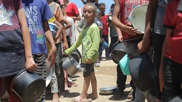 Gazzeliler açlıkla mücadele ediyor