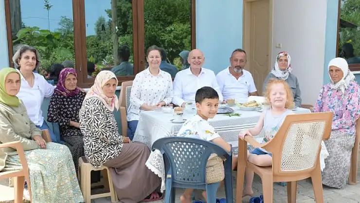 7 kardeşten yüzlerce çeşit süs bitkisi