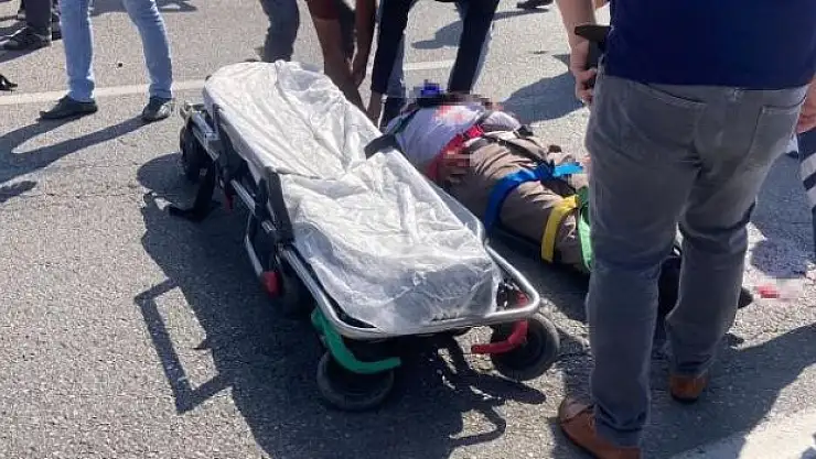 Motosiklet ile otomobil çarpıştı