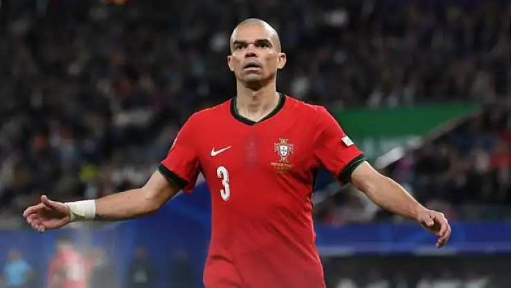 Pepe, futbolu bıraktı