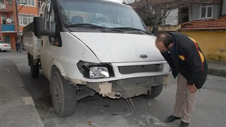 SAMSUN'DA DOLMUŞ KAMYONET İLE ÇARPIŞTI: 4 YARALI