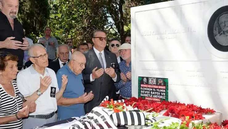 Süleyman Seba, kabri başında anıldı