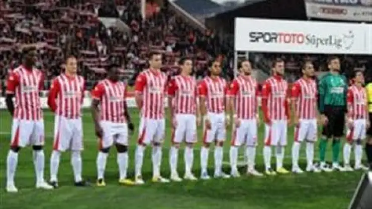 Futbolculara 15'er bin TL prim