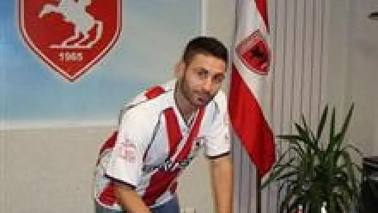 SAMSUNSPOR DİLAVER GÜÇLÜ İLE YOLLARINI AYIRDI