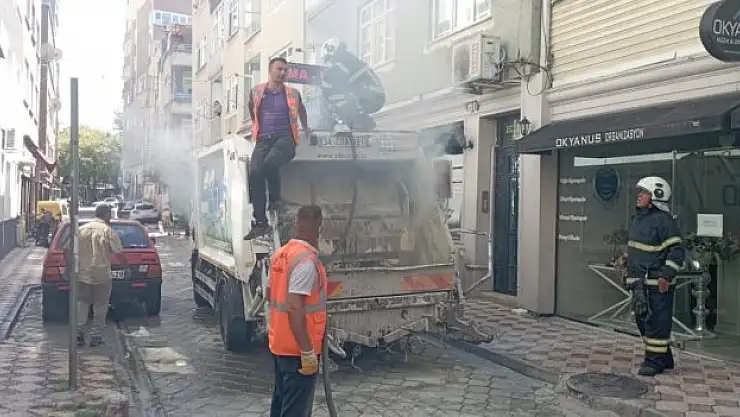 Çöp kamyonunu tutuşturdu