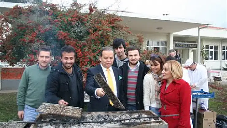 Hukuk Fakültesinde Hamsi ızgara sevinci