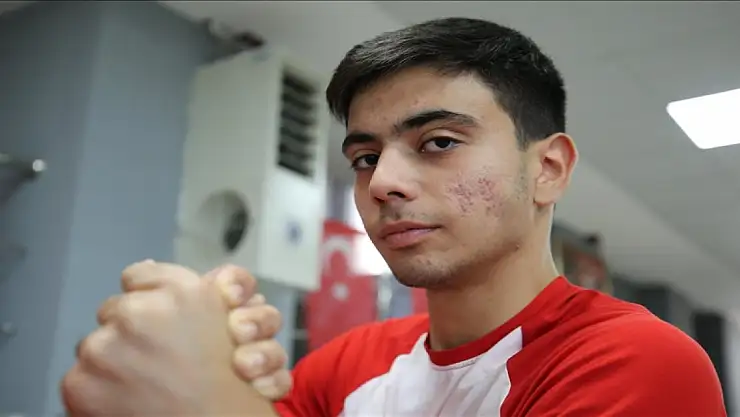 Milli bilek güreşçiden 3 ayda 2 şampiyonluk