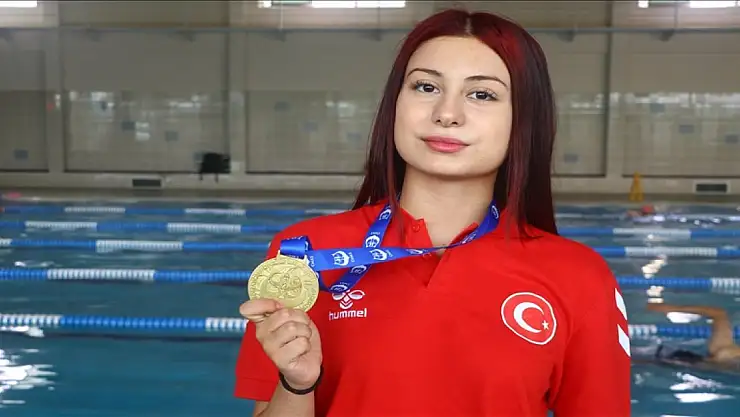 Serbest dalışta dünya üçüncüsü olan Derinsu, zirveyi hedefliyor