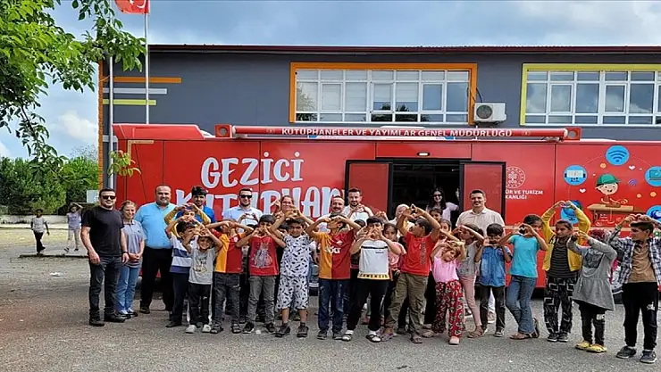 Gezici Kütüphane mevsimlik tarım işçilerinin çocuklarını kitap ve etkinliklerle buluşturdu