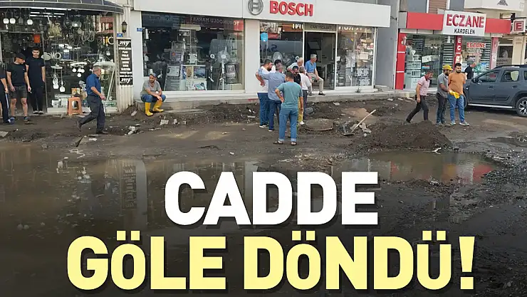 Cadde Göle Döndü!