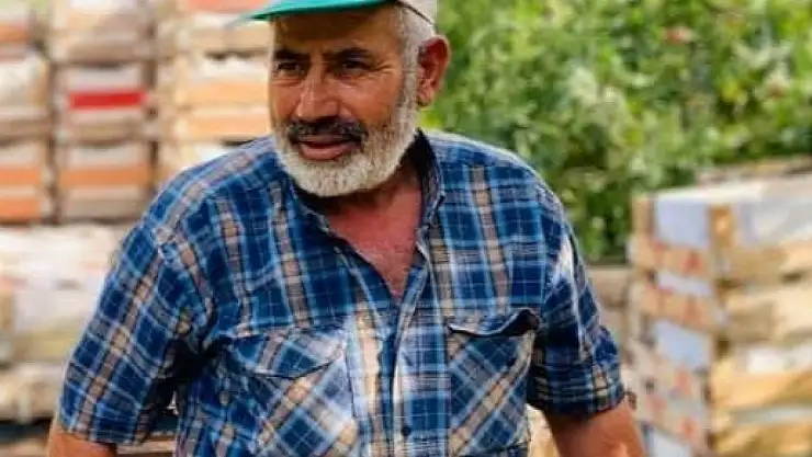 Hafriyat kamyonu motosiklet sürücüsüne çarptı