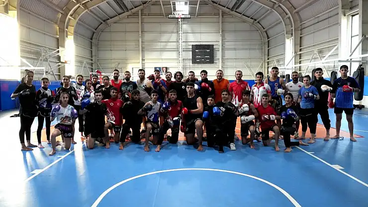 Gençler Muaythai Milli Takımı,dünya şampiyonasında mücadele edecek