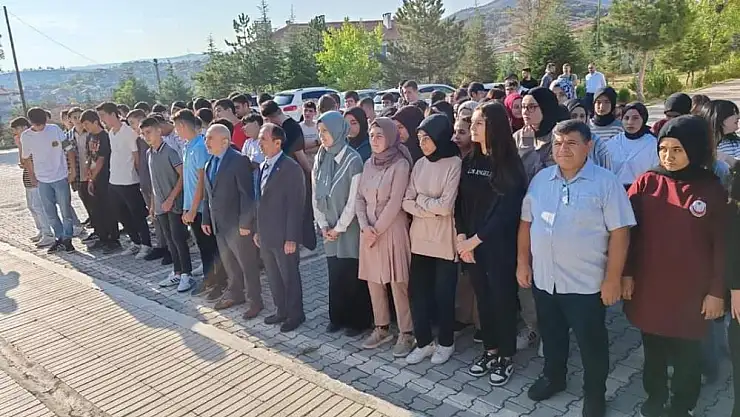 6 bin 336 öğrenci için ilk ders zili çaldı