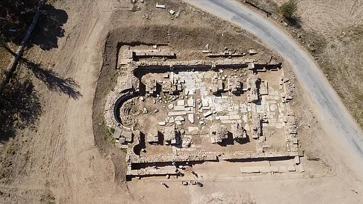 Orta Bizans Dönemi'ne ait 9 mezar bulundu