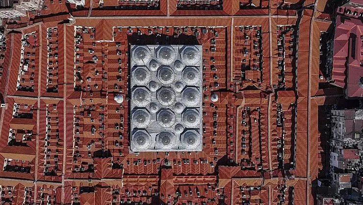 Tarihi Kapalıçarşı'nın yenilenen çatısı özel turlarla geziliyor