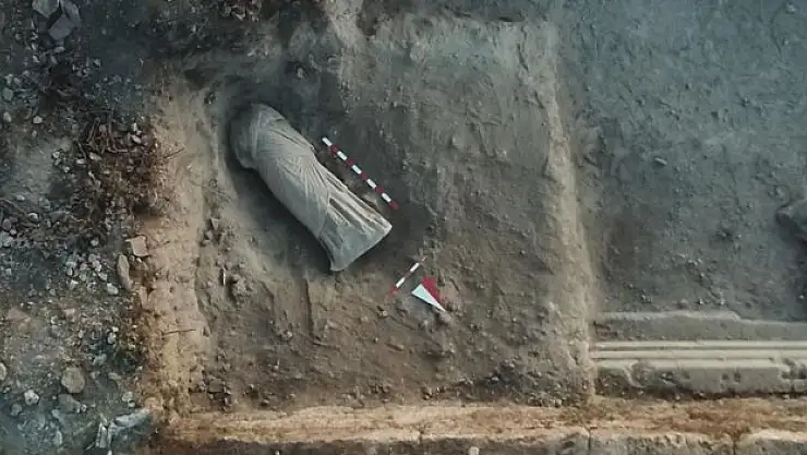 Roma dönemine ait kadın heykeli