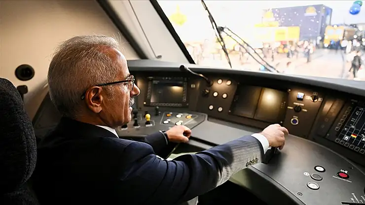 Bakanı Uraloğlu: Ülkemizin her tarafına hızlı treni yaymak istiyoruz