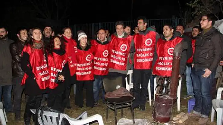 Eylemci işçiler yeni yıla çadırda girdi