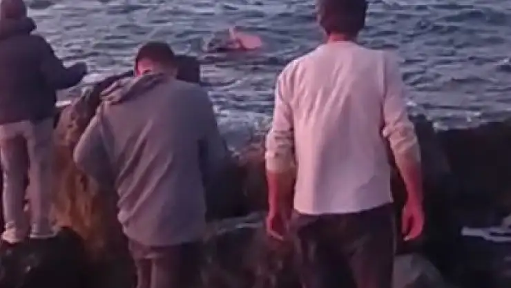 Vatandaşı balıkçı teknesi kurtardı