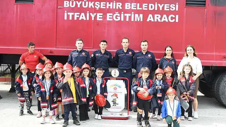 İtfaiye miniklere emanet