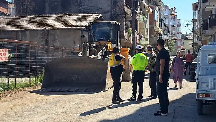 İş makinesinin çarptığı kişi ağır yaralandı