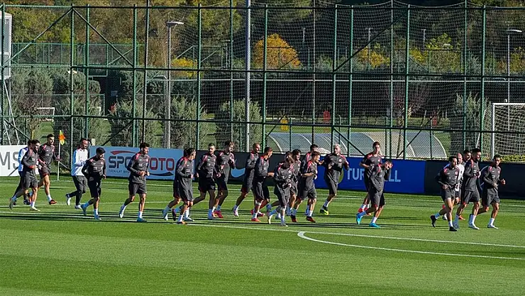 A Milli Futbol Takımı, Karadağ maçının hazırlıklarını sürdürdü