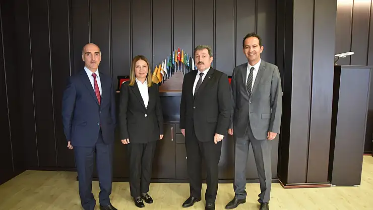 PROTOKOLDEN REKTÖR FATMA AYDINA TEBRIK