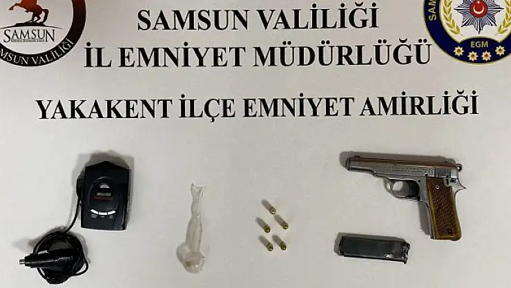 Silah ve radar tespit cihazı ele geçirildi