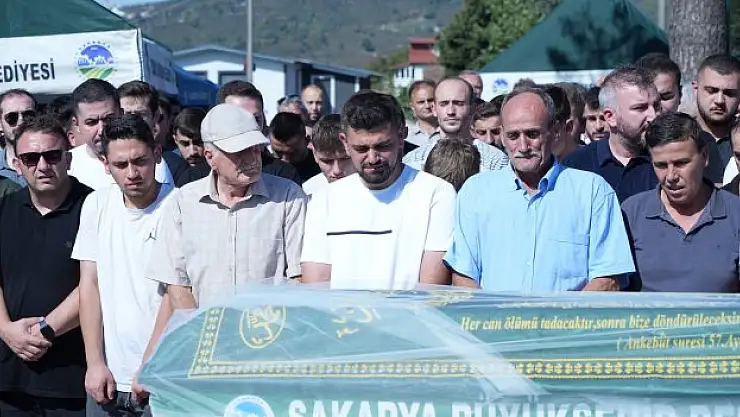 Gelinlik yerine kefen giydi