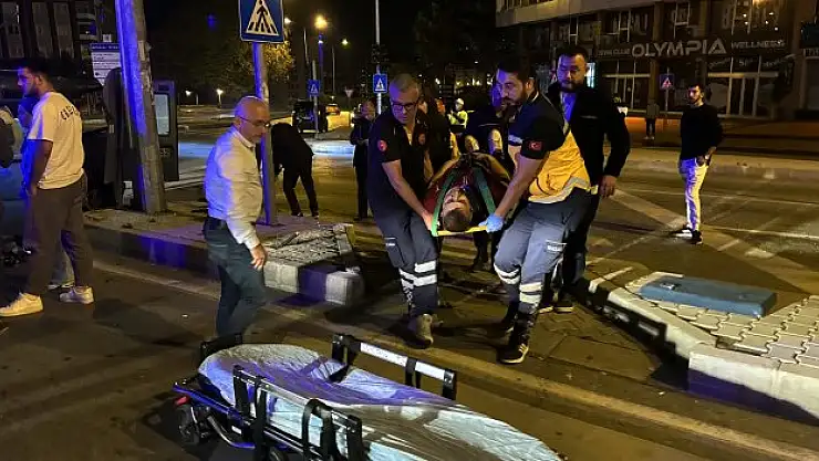 Dolmuş ile hafif ticari araç çarpıştı