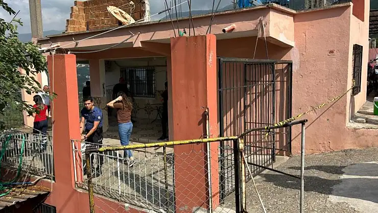 Eşini tüfekle öldürdü