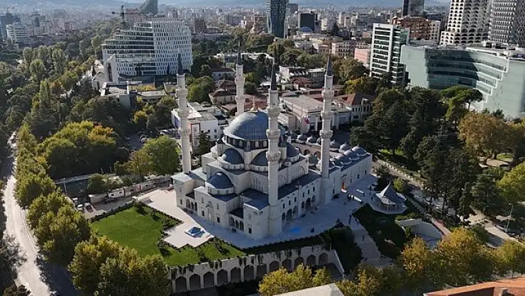 Yüzyıllık hayalini gerçekleştirdi