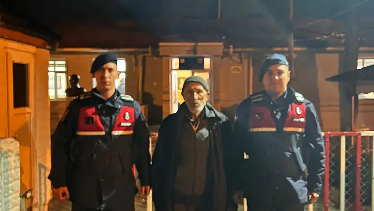 Mantar toplarken kaybolan kişiyi jandarma buldu