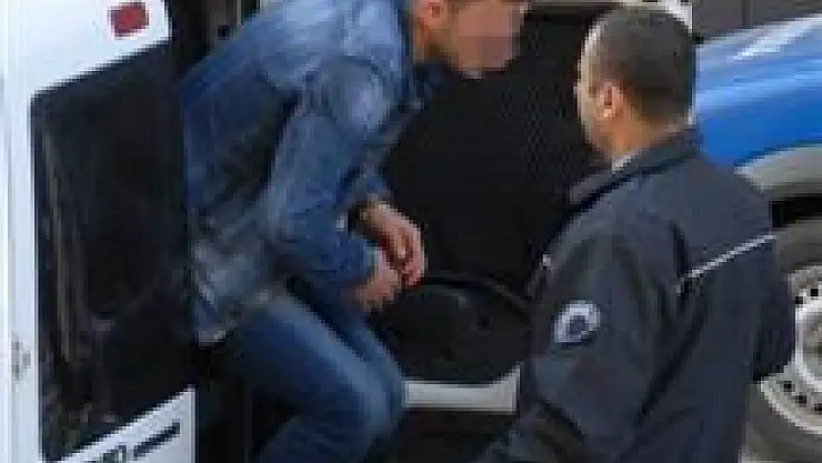 Bıçaklama ile yaralamaya  gözaltı