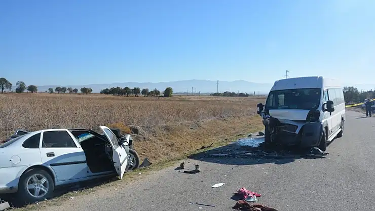 Öğrenci servisinin karıştığı kazada 4 kişi hayatını kaybetti