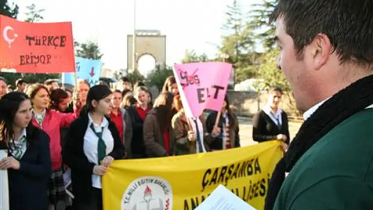 Anadolu Lisesi Öğrencileri, ' Ya Türkçe Konuş ya da sus' dedi
