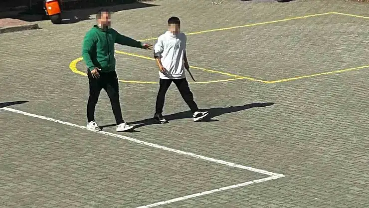 Ümraniye'de müdür yardımcısına bıçak çeken öğrenci gözlem altına alındı